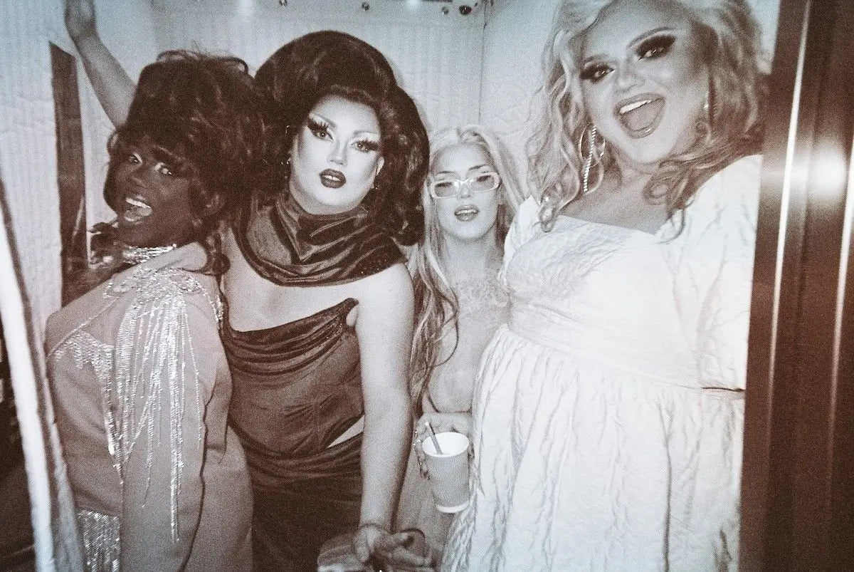 FORMEN FILAS – Plastic Books